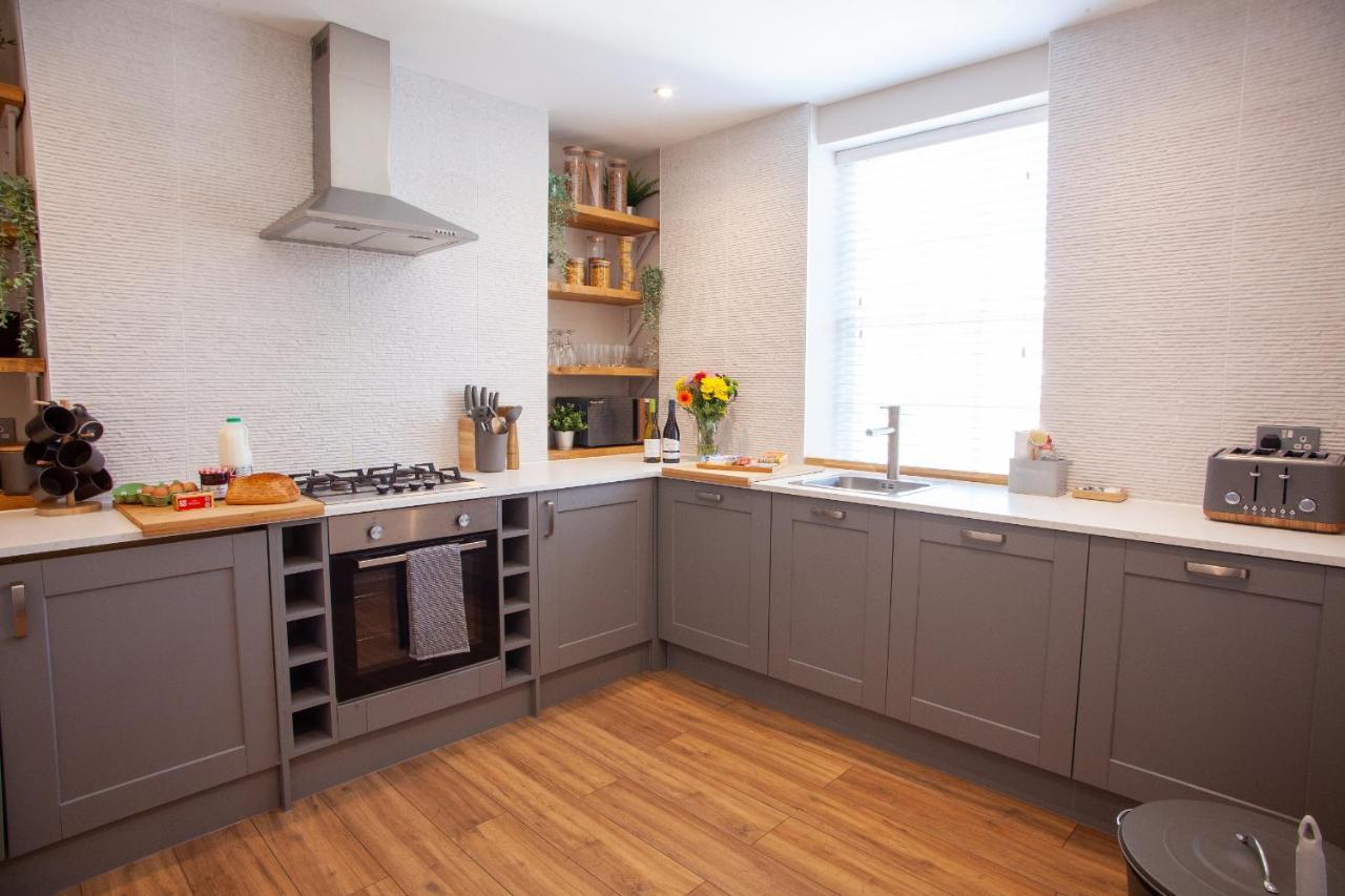 Oxford Street Grand Apartment- Free Evening Parking เซาธ์แธมป์ตัน ภายนอก รูปภาพ